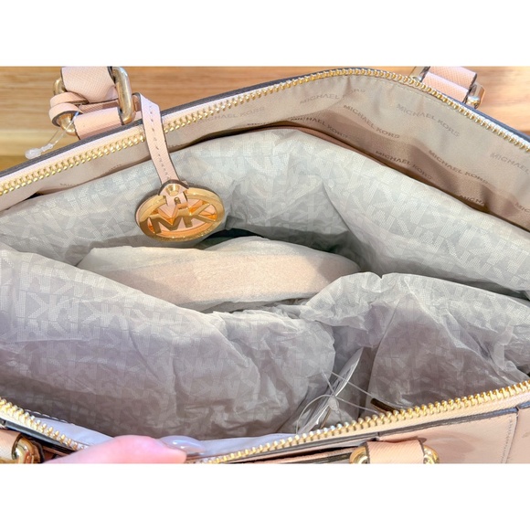 NWT- MICHAEL KORS CIARA BLOSSOM LARGE TOP ZIP SATCHEL - Picture 4 of 9